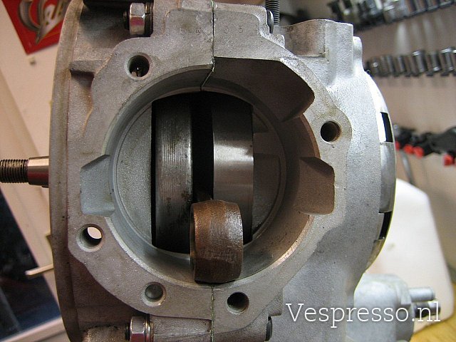 Vespresso-P200-85-Motorblok-Opbouw-080.j